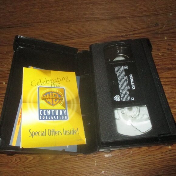 Casablance (VHS, Original from 1943 but remastered in1998 on this tape) - Picture 8 of 9